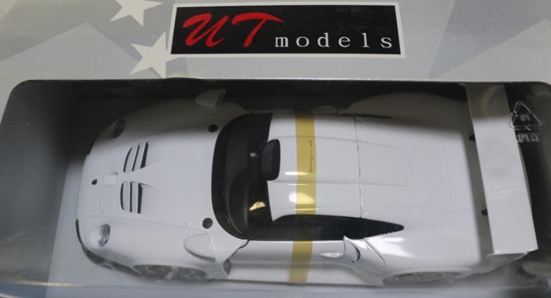 貴重 UTモデルズ製 ポルシェ911GT1 白 1/18 中古品 貴重 UTモデルズ製 ポルシェ911GT1 白 1/18 中古品