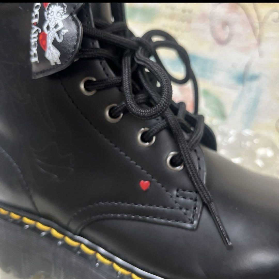 激レア‼️【ドクターマーチン】JADON BETTY BOOP8ホールブーツ 激レア‼️【ドクターマーチン】JADON BETTY BOOP8ホールブーツ