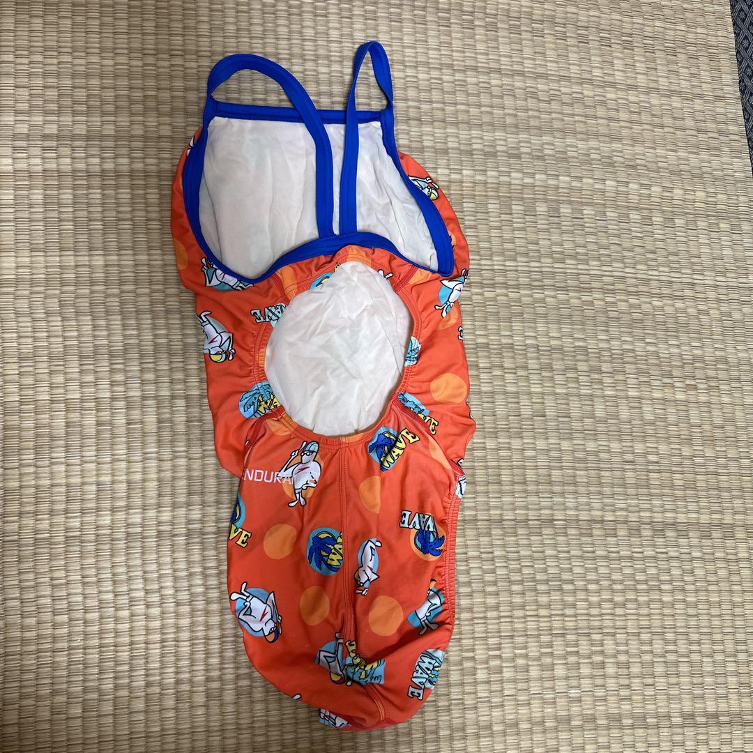 練習用水着2枚、パドル赤1セット