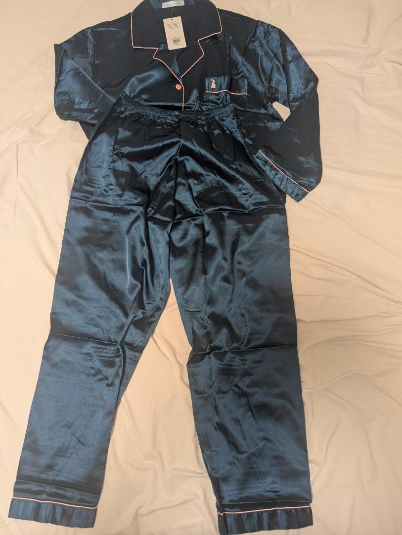 【新品】洗える100%シルクのパジャマ