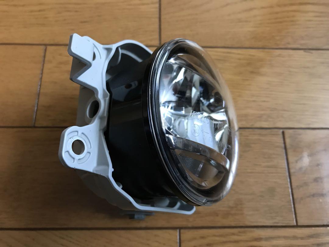 【美品】ウェイク　ダイハツ純正　LEDフォグランプユニット　流用