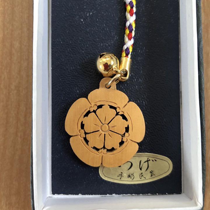 家紋根付 五瓜に唐花 ごかにからばな ストラップ メルカリ
