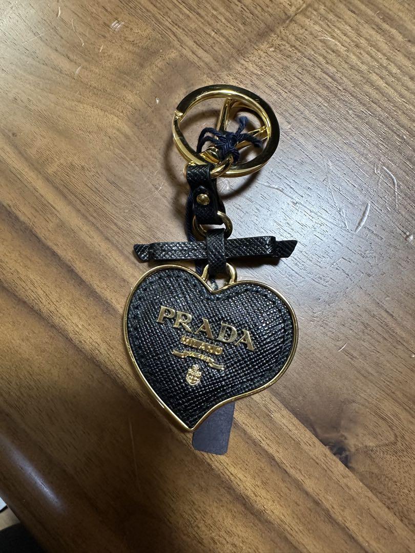 PRADA ハート型レザーキーホルダー