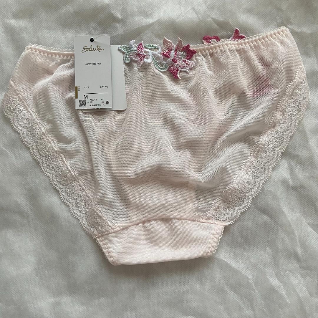 新品3点❣️ Salute サルート ブラジャー D70 ショーツ Tバック M 新品3点❣️ Salute サルート ブラジャー D70 ショーツ Tバック M
