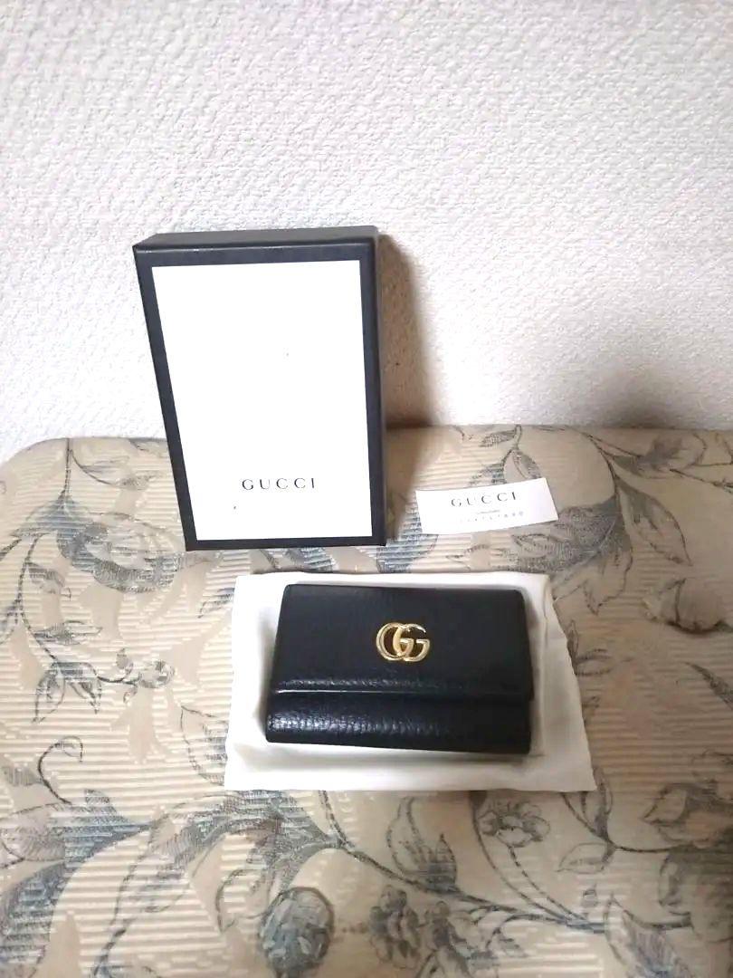 GUCCI ブラックレザーキーケース
