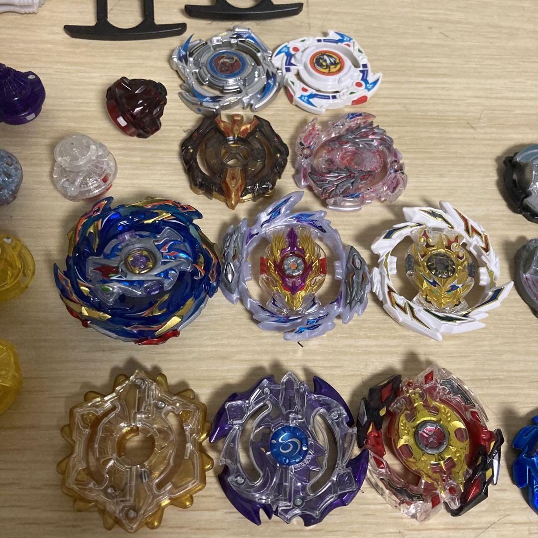 【引退品】ベイブレードバースト まとめ売り スタジアムつき ベイブレード まとめ売り スタジアム付き 引退品 ベイブレード