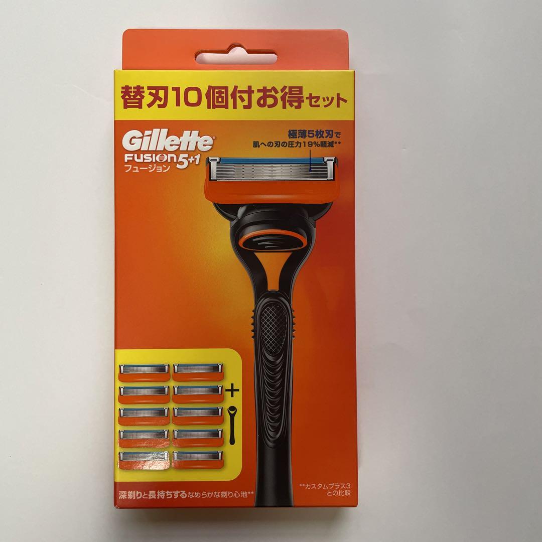 ジレット Gillette フュージョンカミソリ本体1コ 替刃10コ付