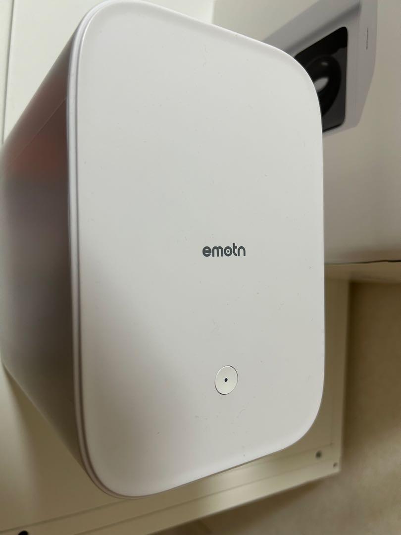 emotn プロジェクター本体
