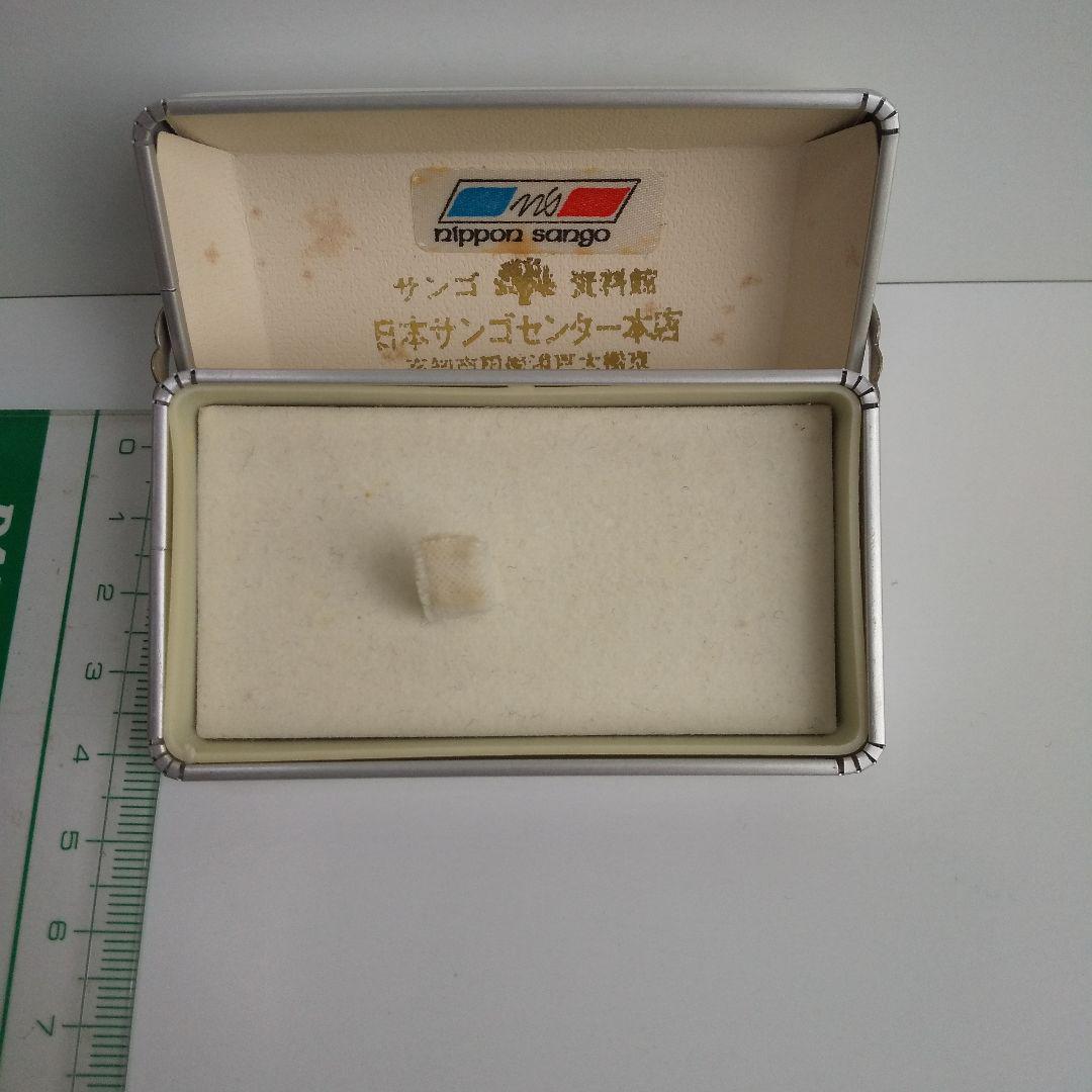 珊瑚のネクタイピン