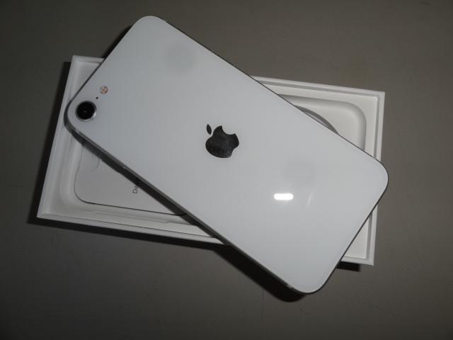 Apple iPhone SE (第2世代) 64GBホワイト 箱付属品あり美品 極美品】iPhone SE 第2世代 ホワイト 64GB 箱・その他付属品付き