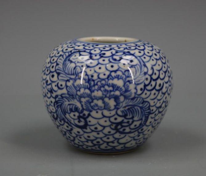 大清乾隆斗彩八宝図天球花瓶陶磁器 装飾品 現代工芸品 美術品 置物