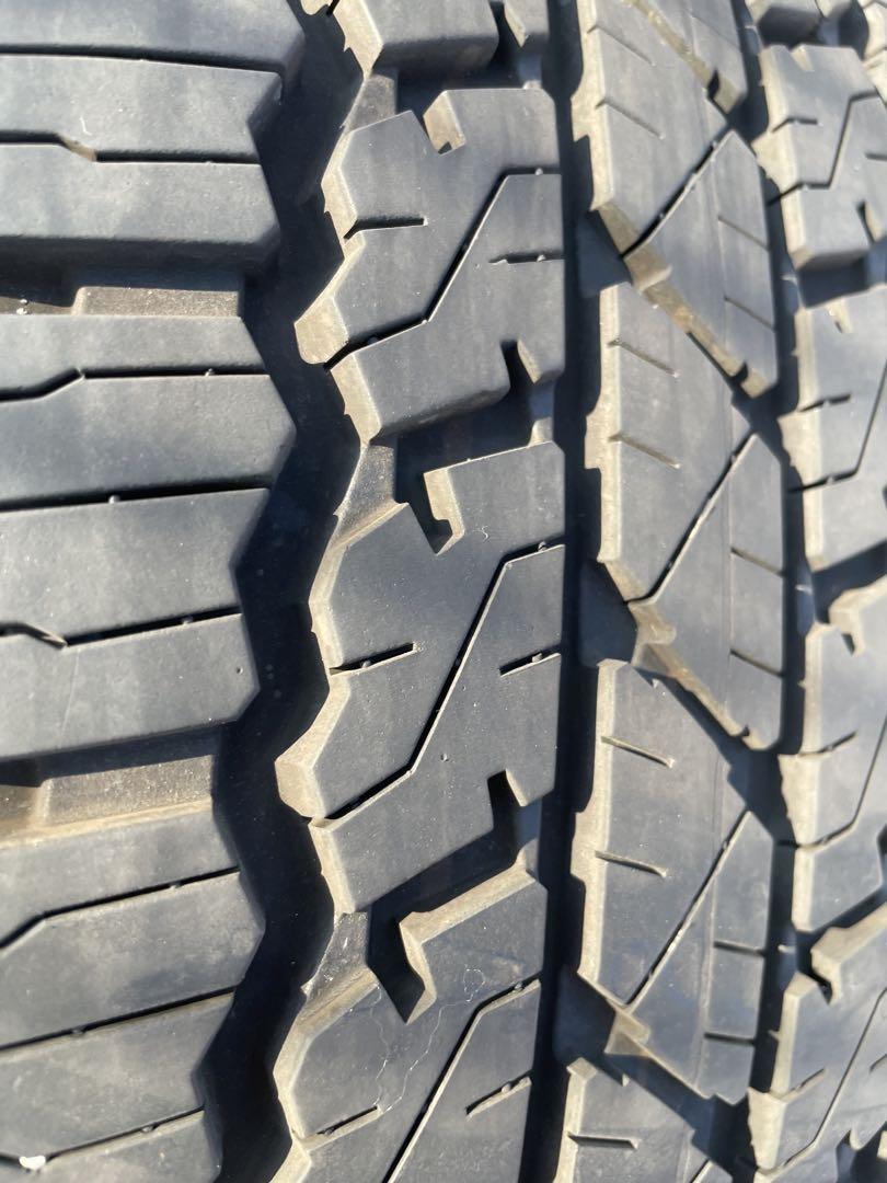 【美品】ハイラックス後期Ｚグレード純正タイヤ・ホイールセット　265/65r17