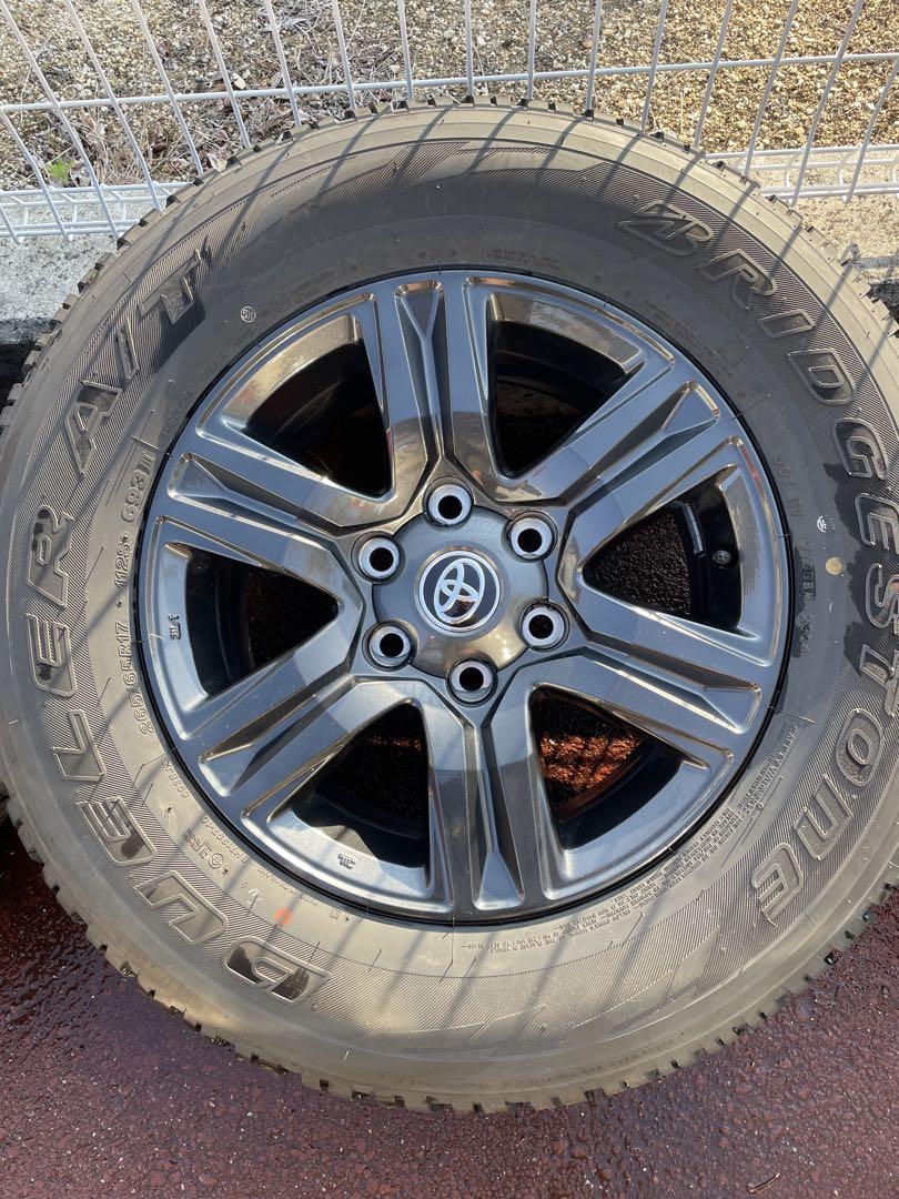 【美品】ハイラックス後期Ｚグレード純正タイヤ・ホイールセット　265/65r17