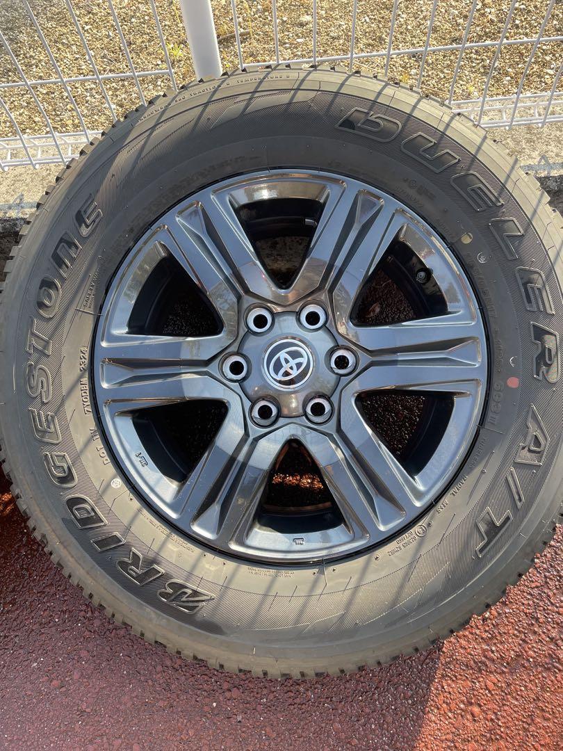 【美品】ハイラックス後期Ｚグレード純正タイヤ・ホイールセット　265/65r17