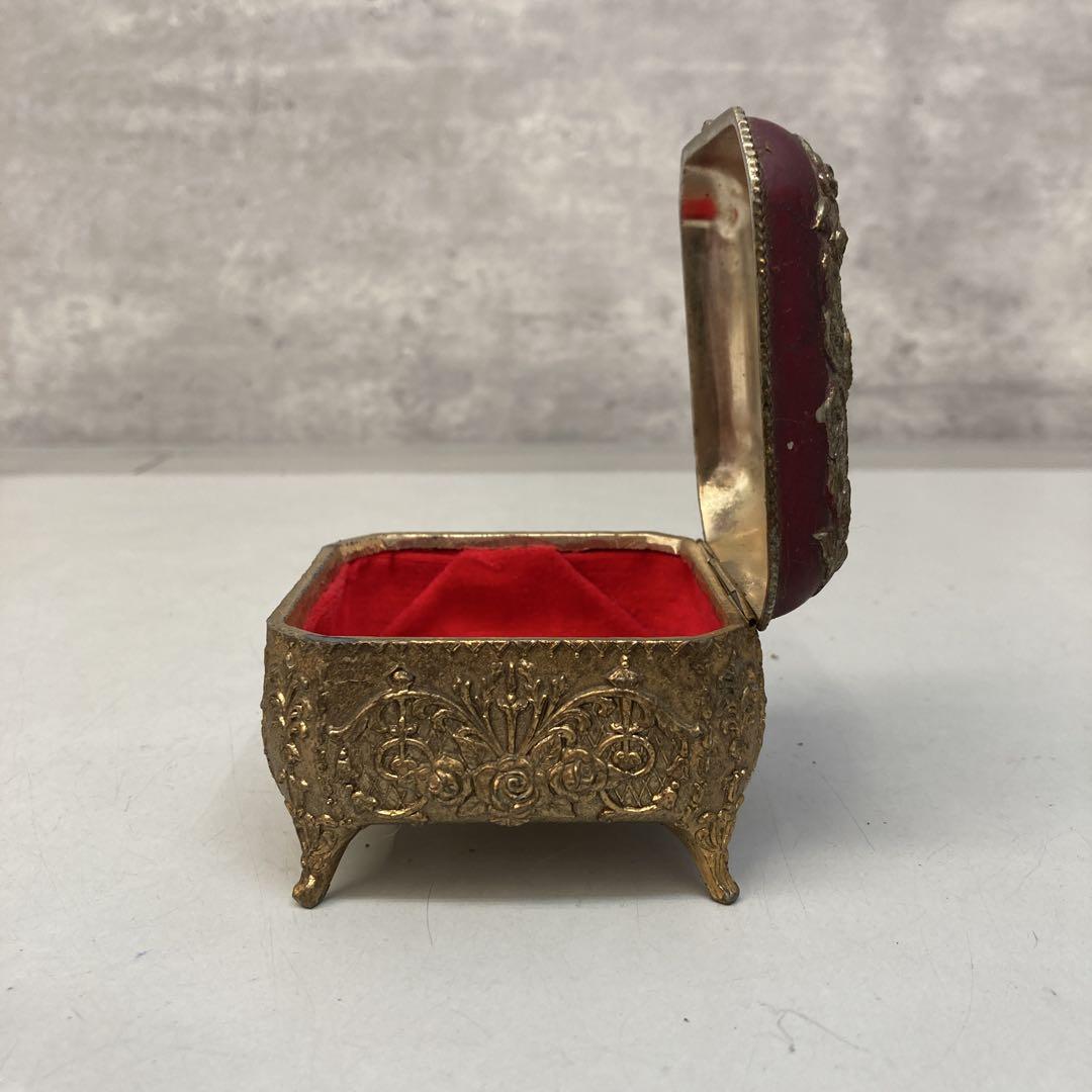 ビンテージ 金属製 宝石箱 ジュエリーボックス 脚付き