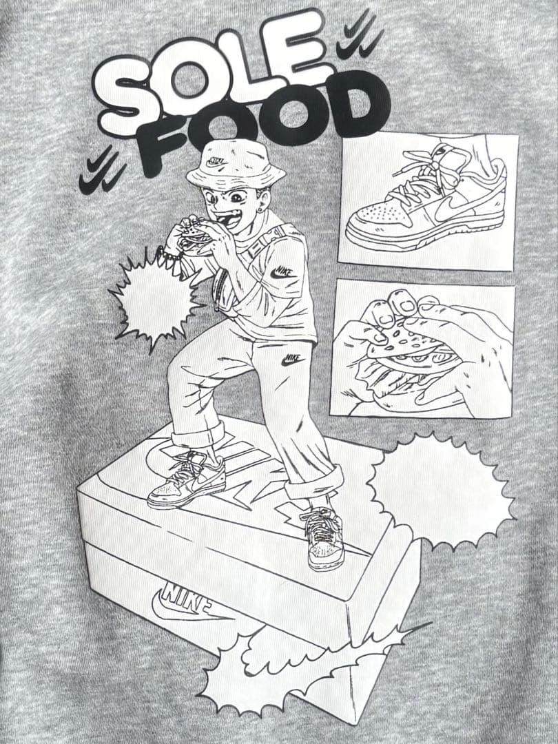 見つけたらすぐに！Nike グレー フード付きパーカー　ゲキレア！