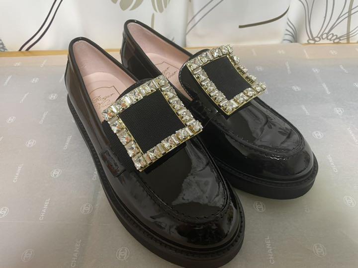 選ぶなら バックル パテントレザー ローファー 37 Vivier 試着のみ ...