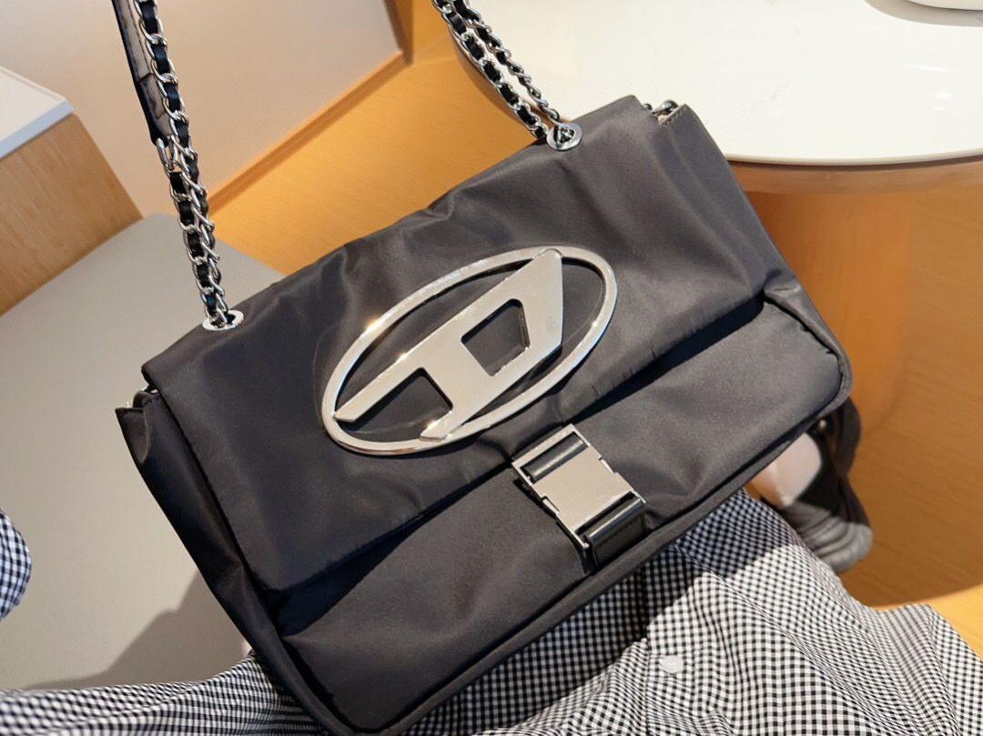 ディーゼル　DIESEL ブラックナイロンメッセンジャーバッグ