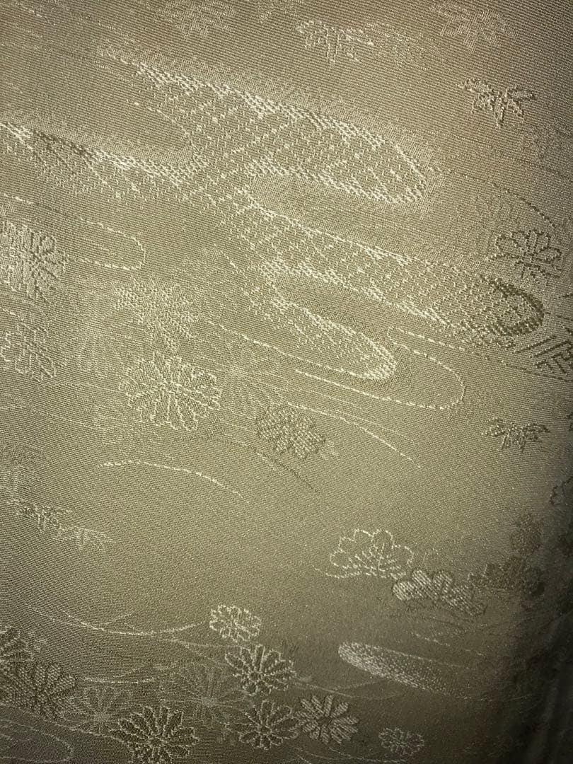 ◆おふく◆単衣の色無地　地紋様　縫紋入り　着物