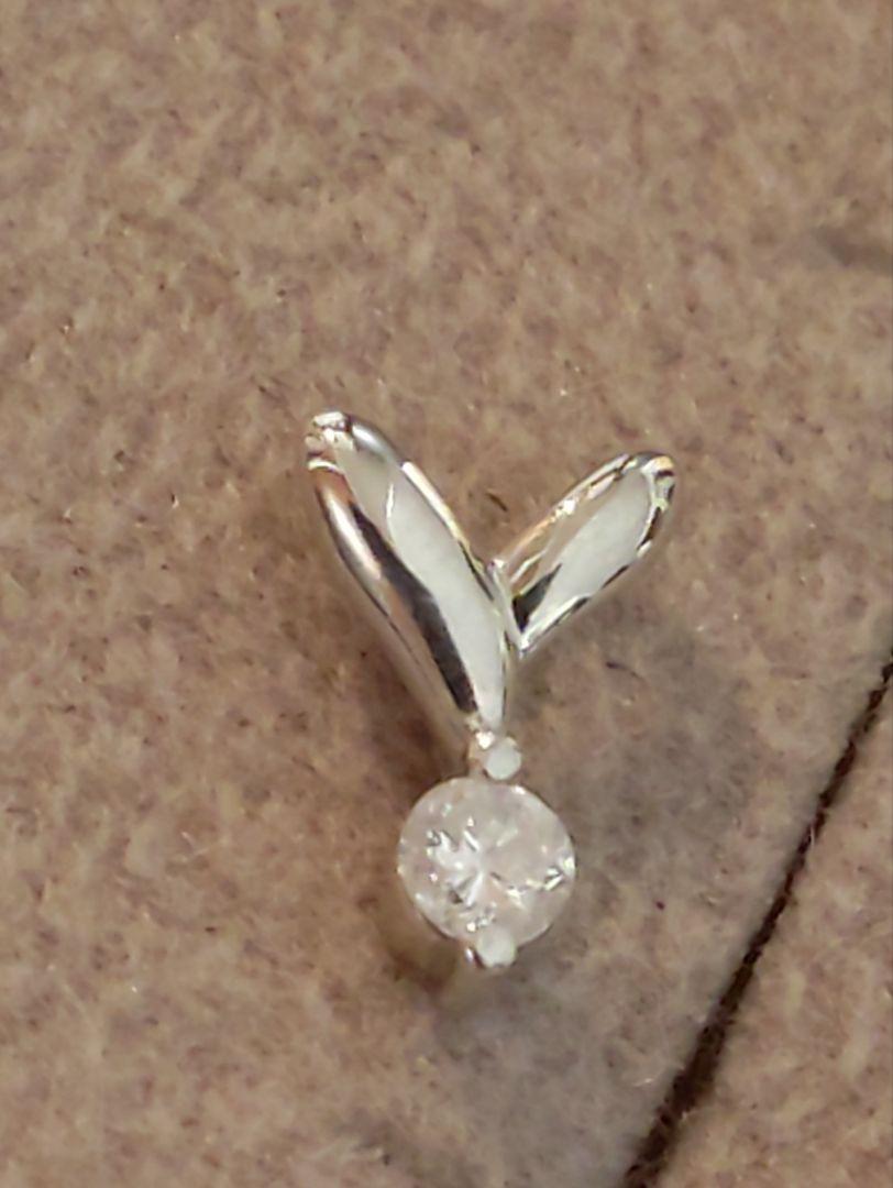 pt900トップ　　ダイヤモンド透明無色0.11ct