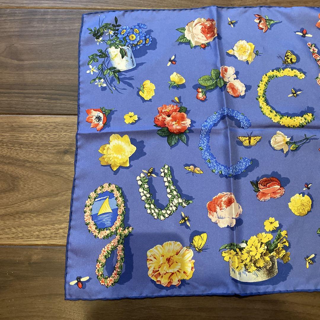 GUCCI 花柄 シルクスカーフ　45x45