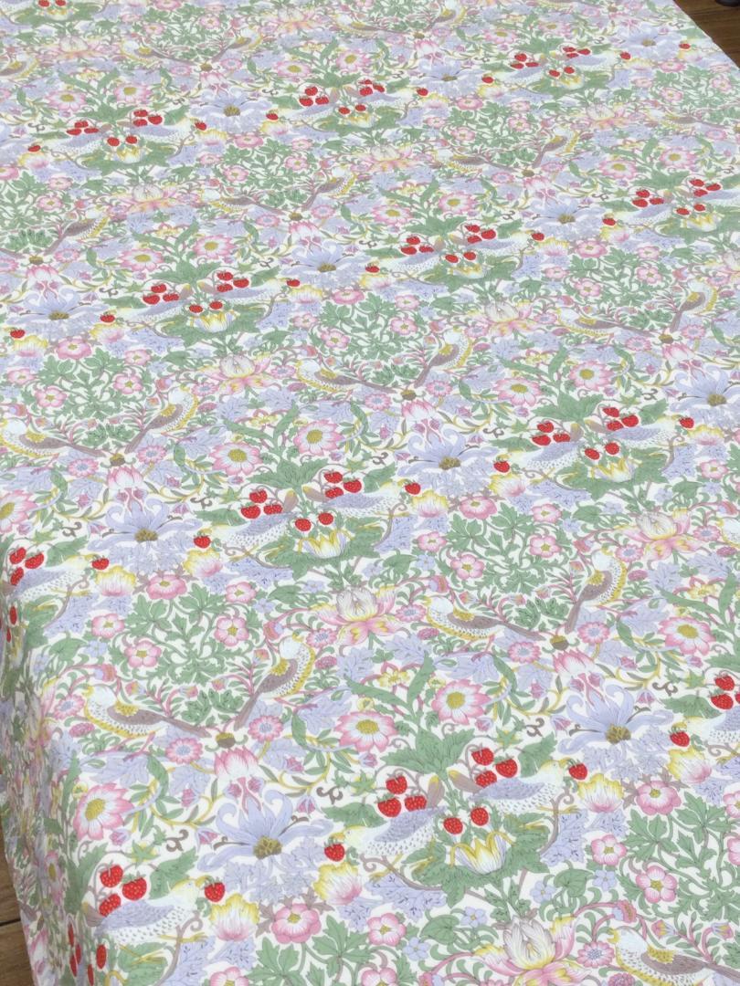 ウイリアムモリス　V&A　いちご泥棒　掛けふとんカバー　No.１０７　ピンク系 ウイリアムモリス V&A いちご泥棒 掛けふとんカバー No.107