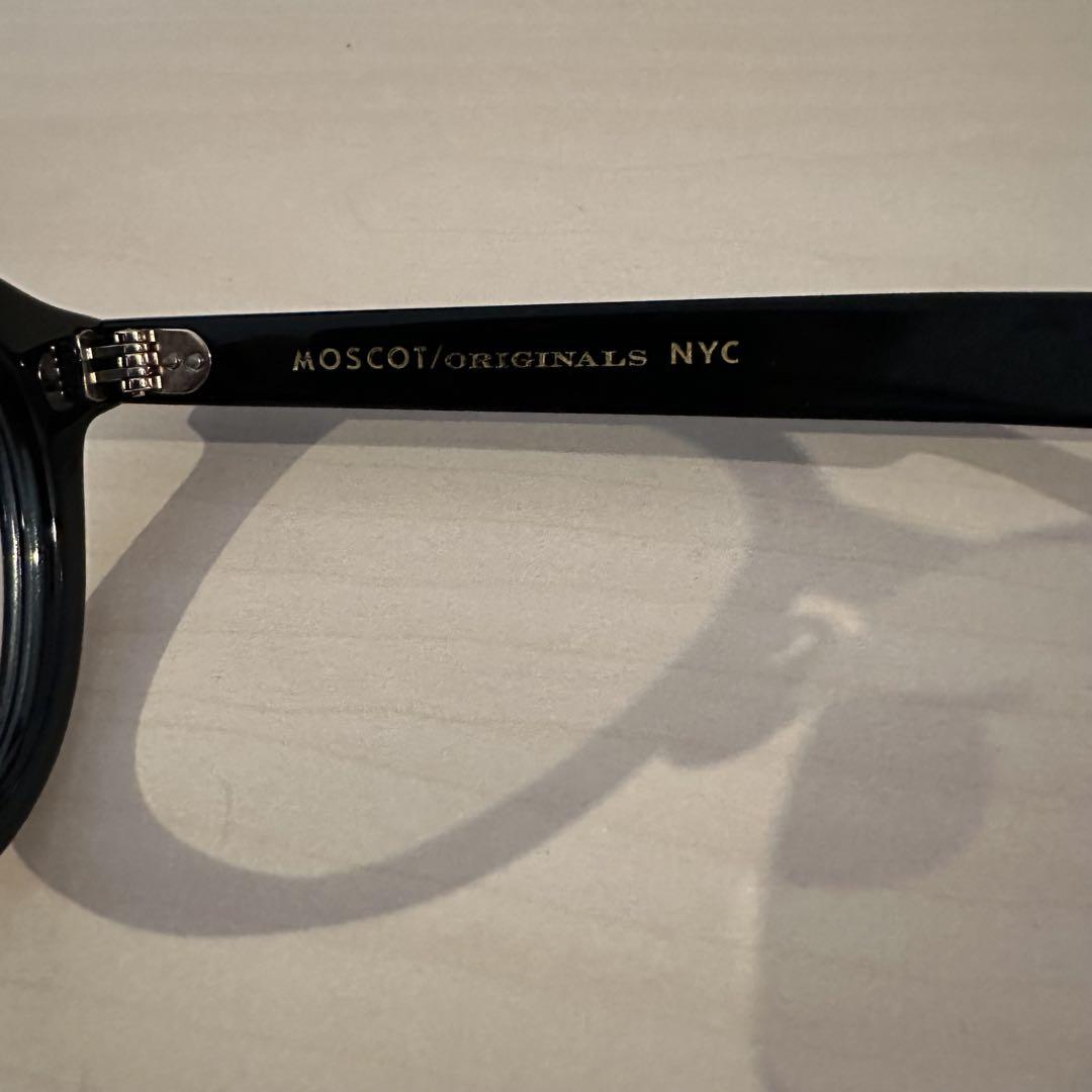 MOSCOT