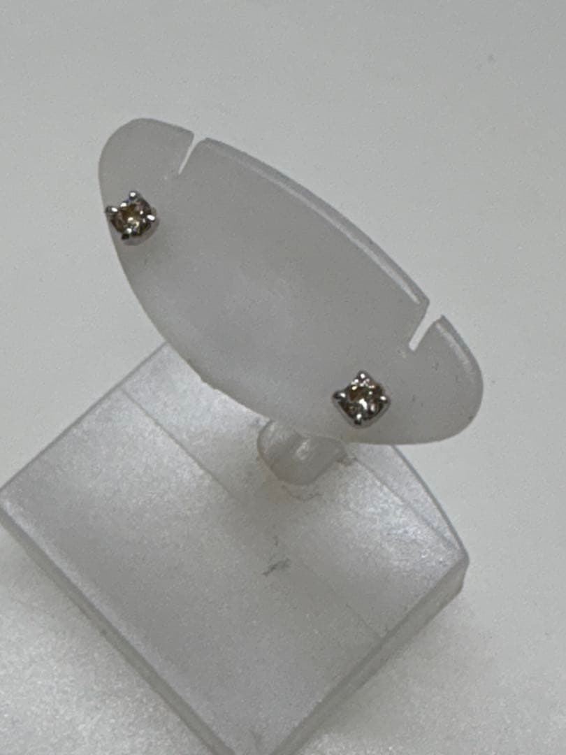 k18WG・ダイヤピアス・0.05ct×2・中古品