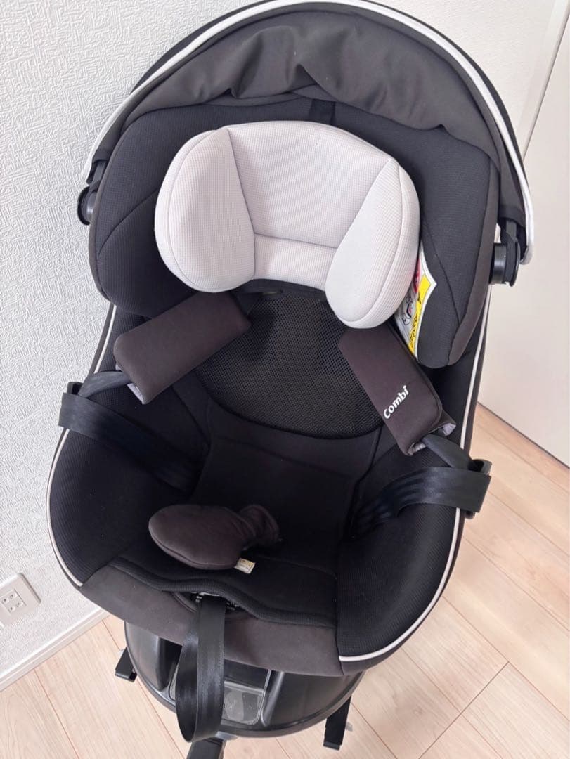 美品　コンビ クルムーヴスマートエッグクッションNeo ISOFIX おまけ付