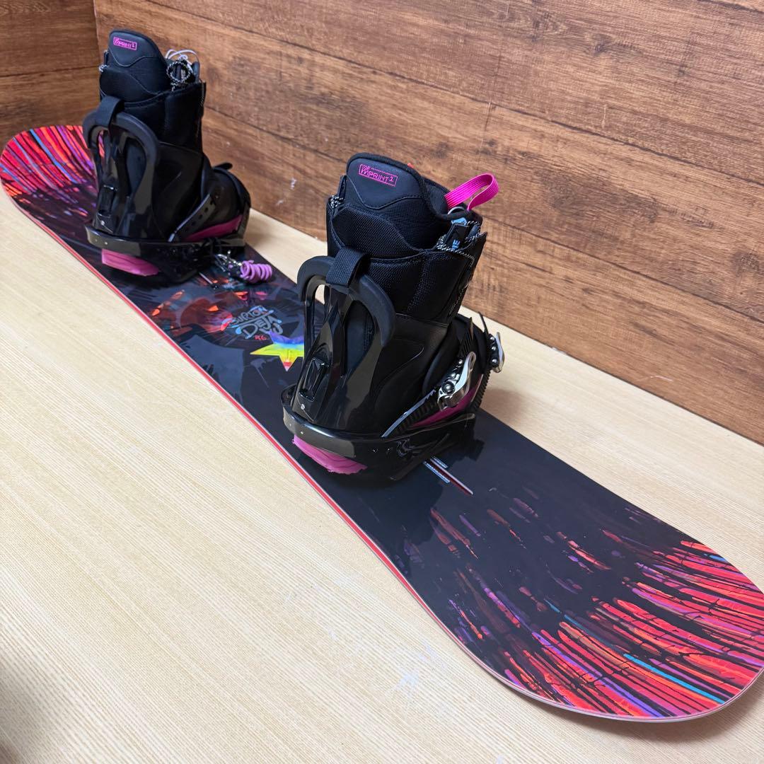 極美品 BURTON バートン フライングV レディーススノーボード 146cm 極美品 BURTON バートン フライングV レディーススノーボード 146cm