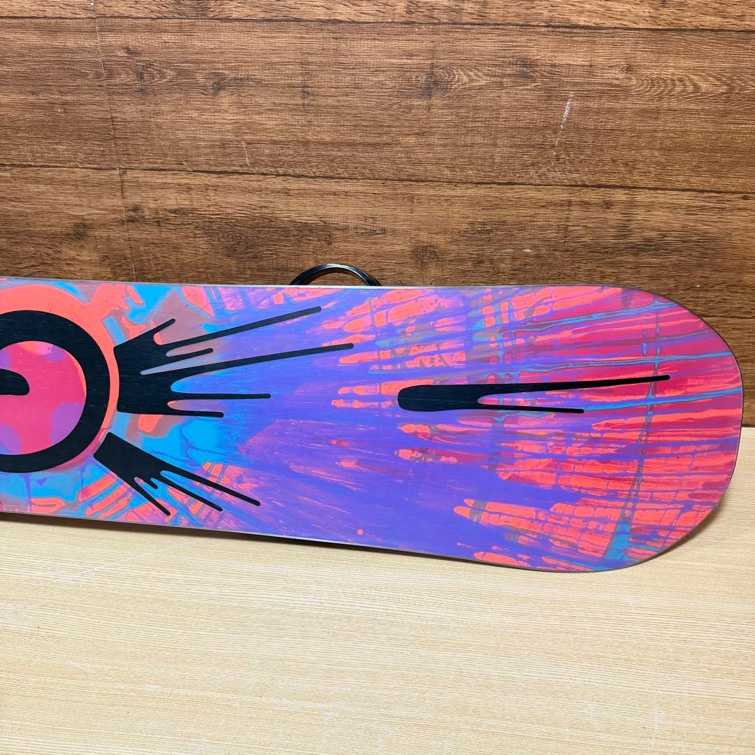 極美品 BURTON バートン フライングV レディーススノーボード 146cm 極美品 BURTON バートン フライングV レディーススノーボード 146cm