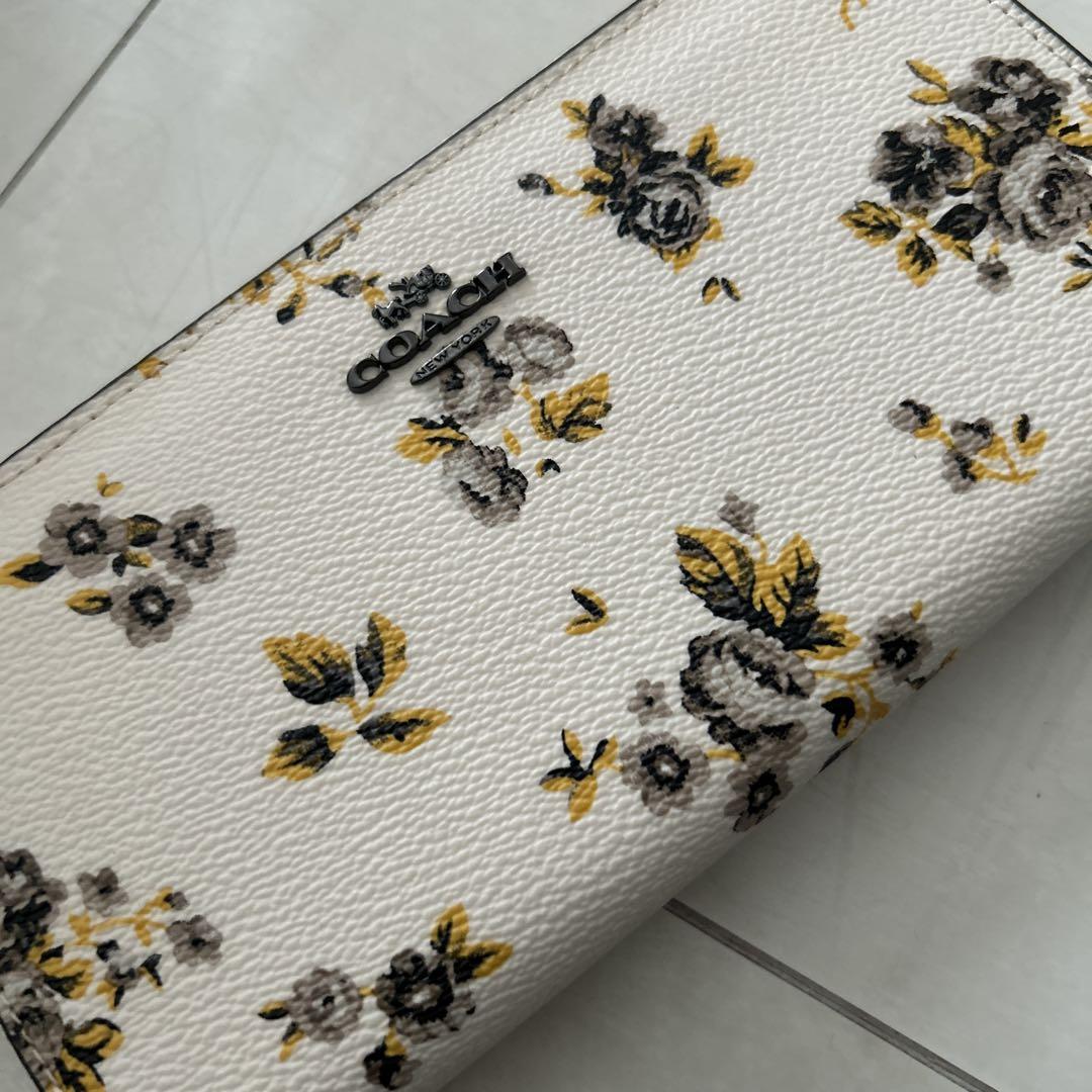 COACH 花柄 長財布 ホワイト