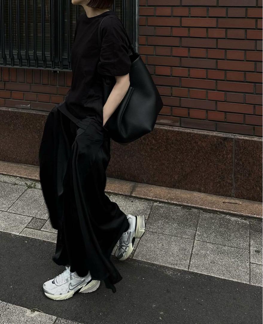 希少完売　NIKE   W V2K RUN  24cm