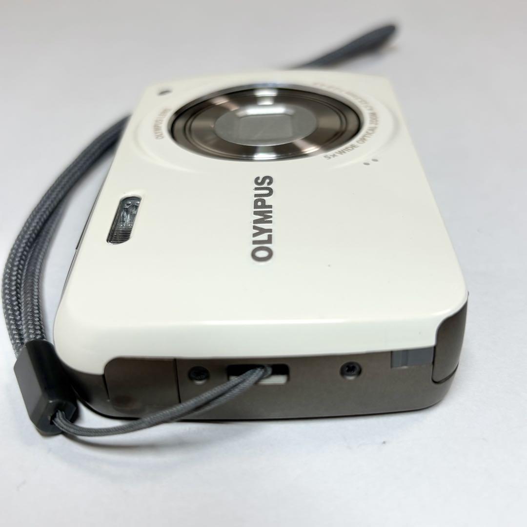 OLYMPUS オリンパス VH-210 ホワイト デジカメ