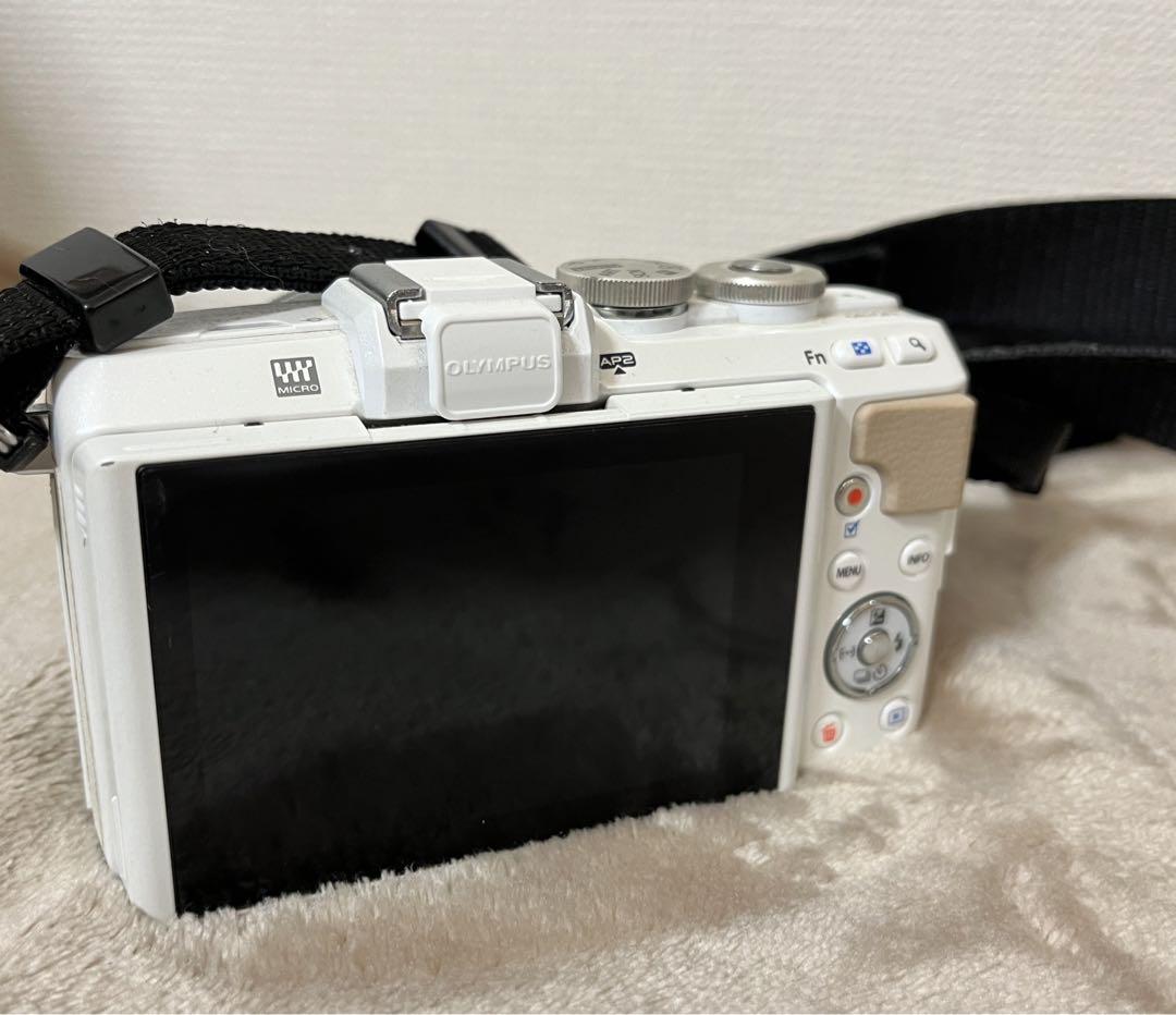 OLYMPUS PEN E−PL7 2回使用美品