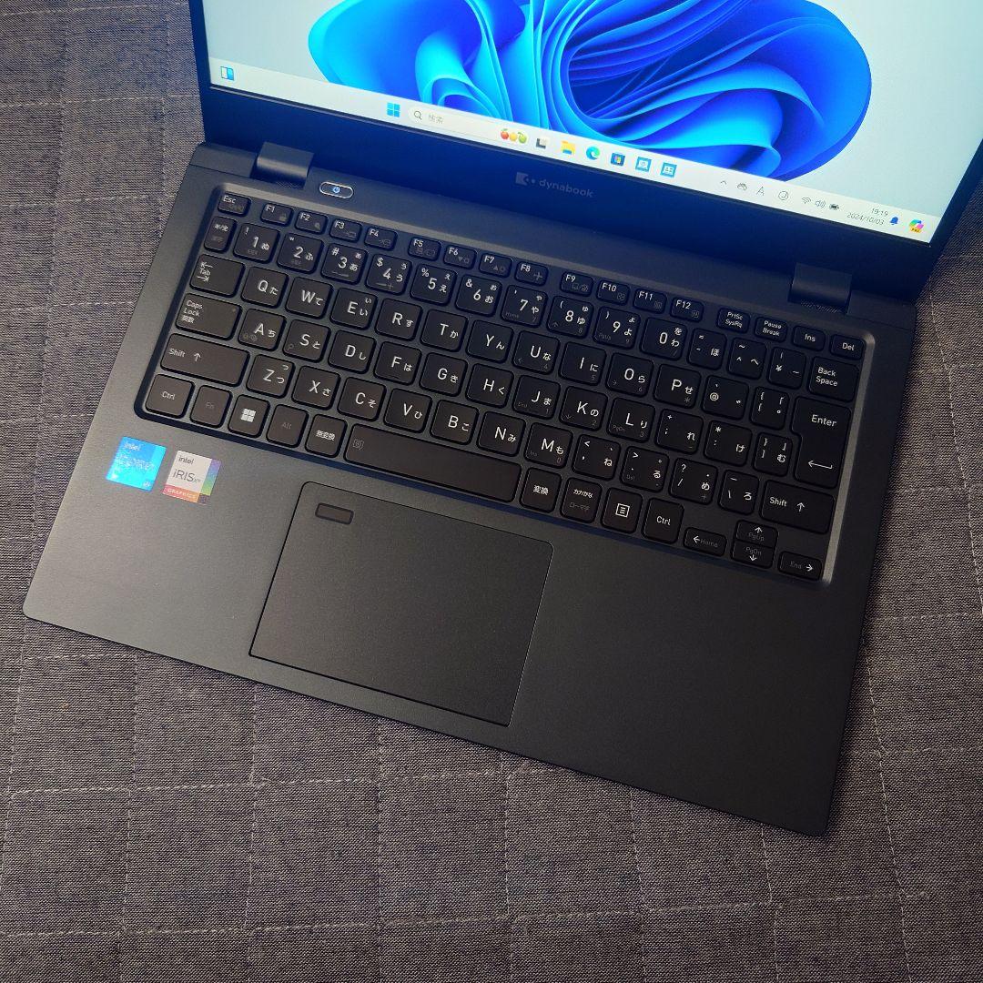 美品 Dynabook 超軽量 驚速 12世代i5 16GB 大容量2TB 22