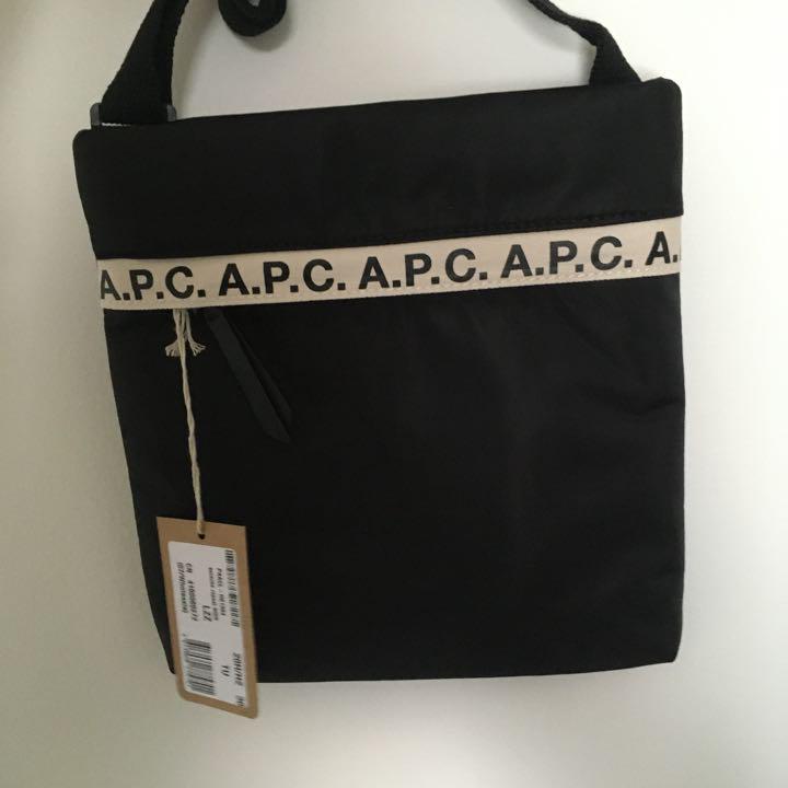 柔らかな質感の新品未使用apcサコッシュバッグアーペーセー リピートネックポーチ A.P.C. ショルダーバッグ メンズ¥11,520-dryasinakgul.com 柔らかな質感の新品未使用apcサコッシュバッグアーペーセー リピートネックポーチ A.P.C. ショルダーバッグ メンズ¥11,520-dryasinakgul.com