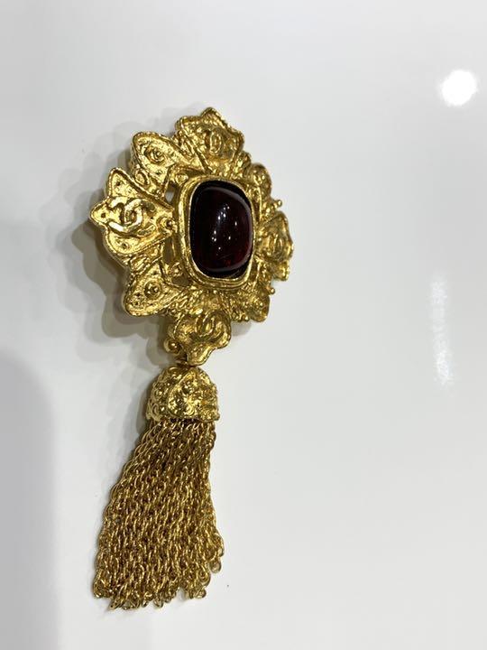 45%割引【2021春夏新色】 CHANEL シャネル ブローチ フリンジ 赤 ストーン ゴールド 激レア ブローチ/コサージュ アクセサリー-WWW.INDIASHOPPS.COM 45%割引【2021春夏新色】 CHANEL シャネル ブローチ フリンジ 赤 ストーン ゴールド 激レア ブローチ/コサージュ アクセサリー-WWW.INDIASHOPPS.COM