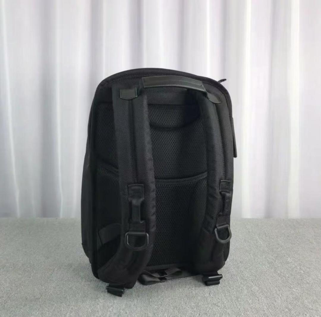 TUMI スリム・バックパック ブラック 通勤 通学 PC収納可