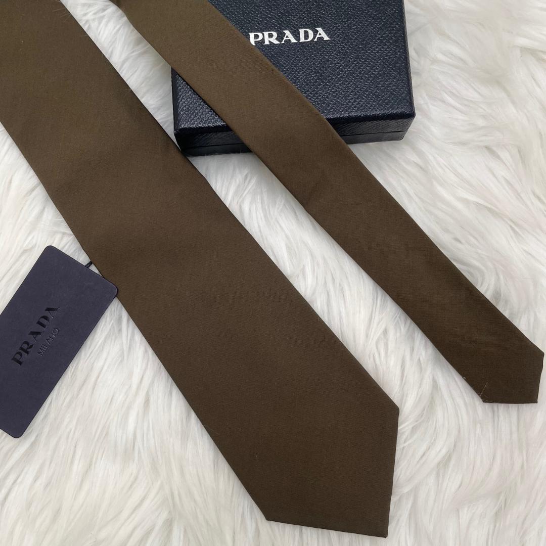 新品✨プラダ　PRADA　ネクタイ　無地　グリーンブラウン