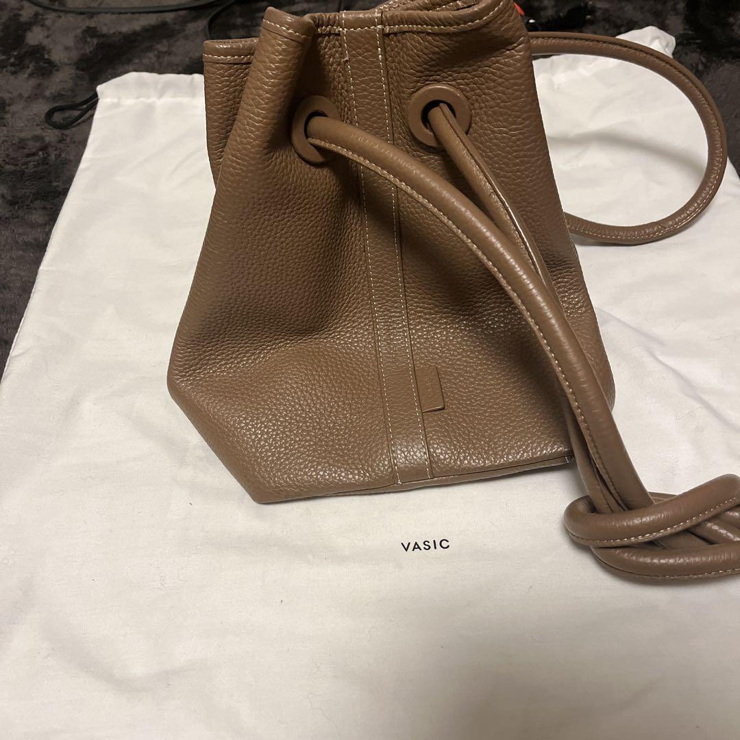 バック vasic