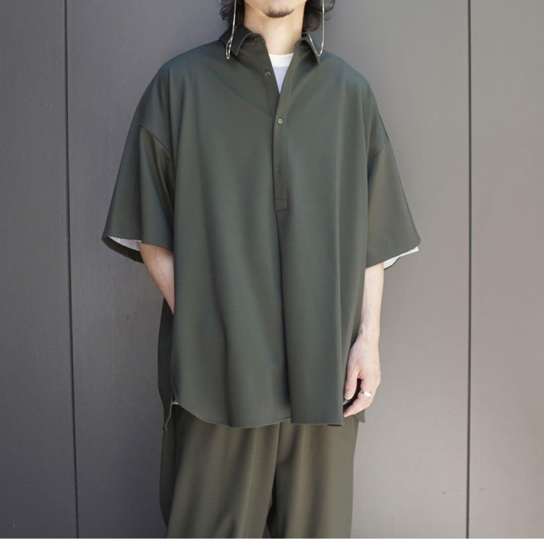 グラフペーパー Viscose Ponte Yoke Sleeve Shirt