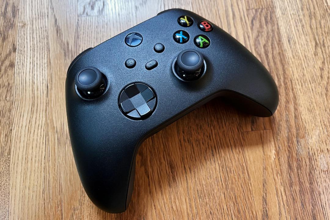 美品 Xbox One S 1TB 本体 新型コントローラー セット