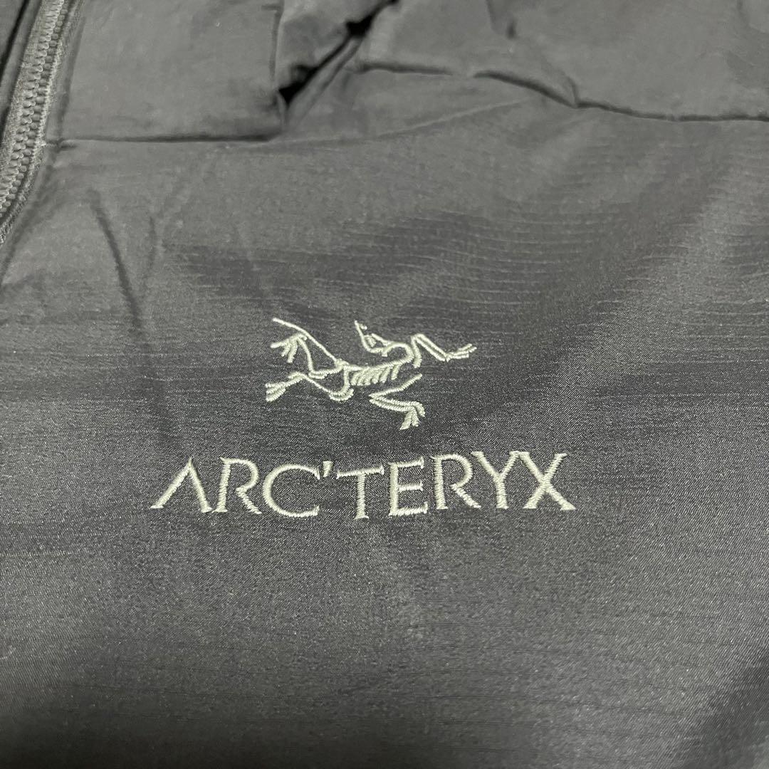 刺繍ロゴ】Arc'teryx アトムARフーディー 黒 Sサイズ
