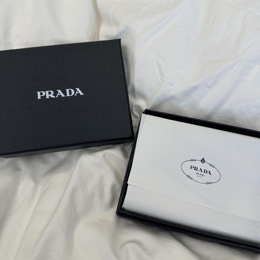 【新品】 PRADA 花柄 二つ折り 財布