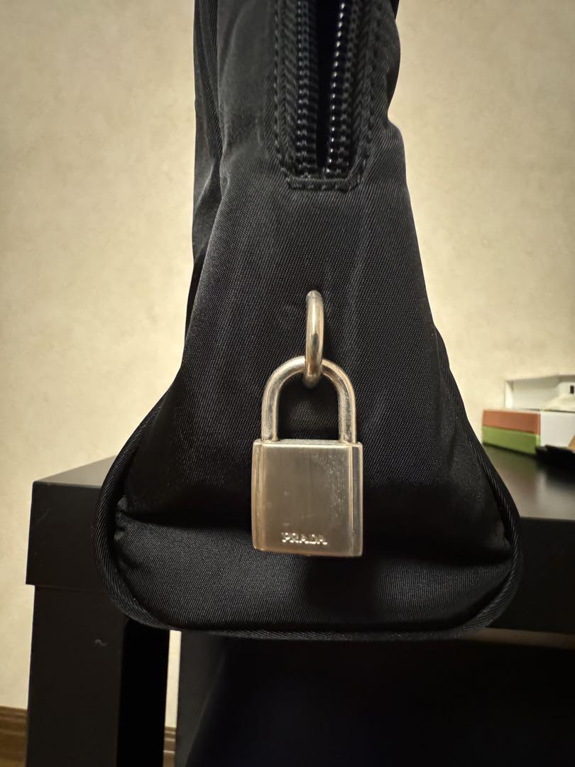 Prada 黒 ナイロン ショルダーバッグ