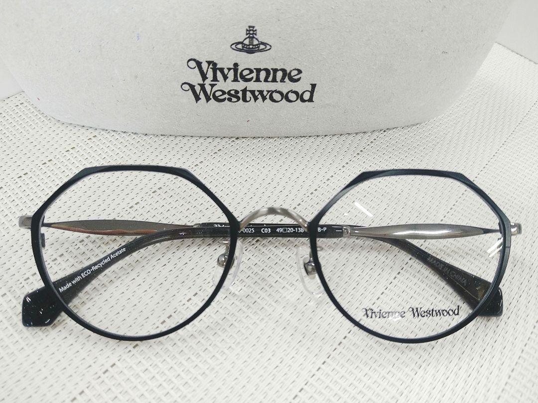 ヴィヴィアン・ウエストウッド　Vivienne Westwood