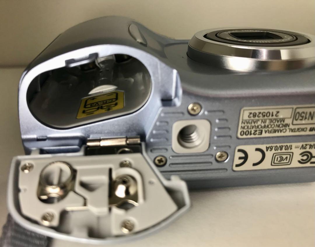 CFメモリ3枚付きNikon COOLPIX 2100 ★単3乾電池♪動作確認済