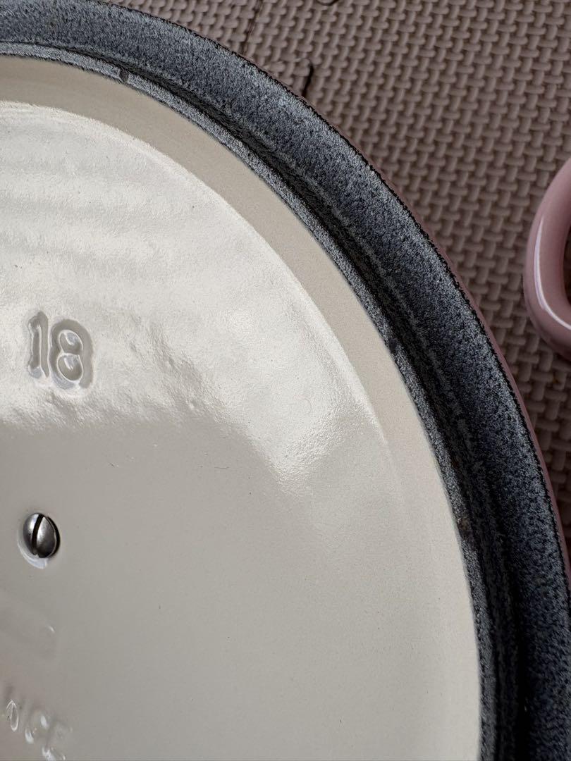 【美品】LE CREUSET シフォンピンク ココット両手鍋 約18cm