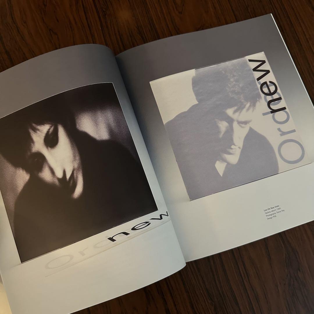 Designed by Peter Saville　ピーター・サヴィル